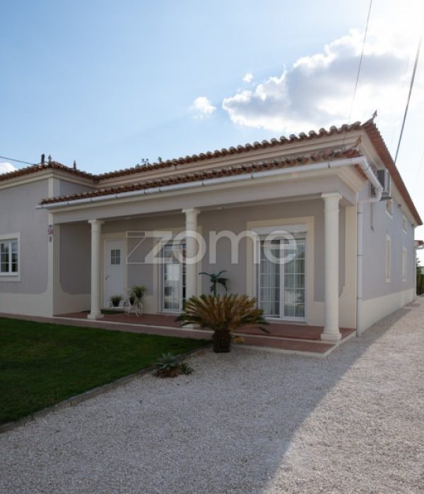 Moradia T3 com piscina em Fazendas de Almeirim (1)