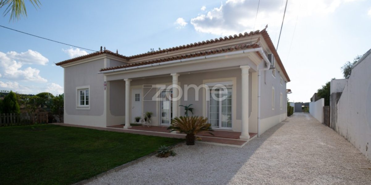 Moradia T3 com piscina em Fazendas de Almeirim (1)