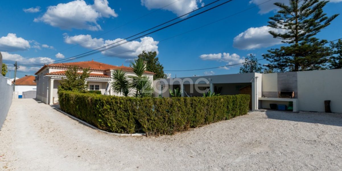 Moradia T3 com piscina em Fazendas de Almeirim (12)