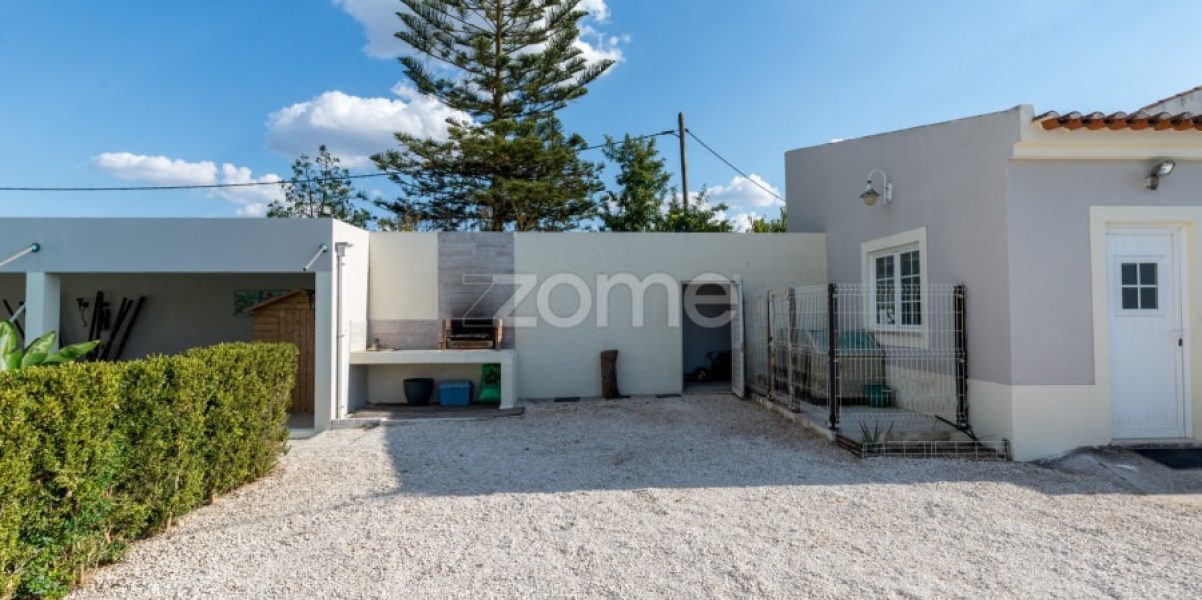 Moradia T3 com piscina em Fazendas de Almeirim (13)