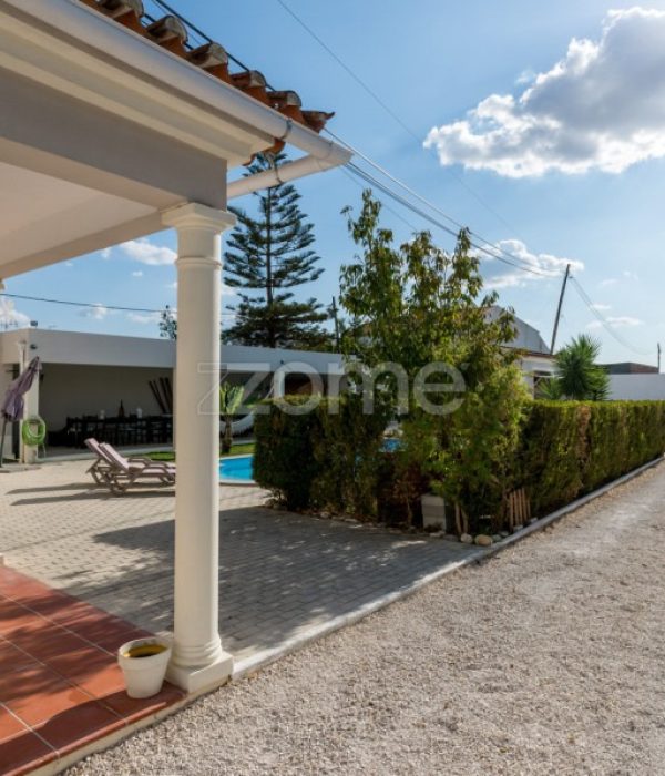 Moradia T3 com piscina em Fazendas de Almeirim (15)