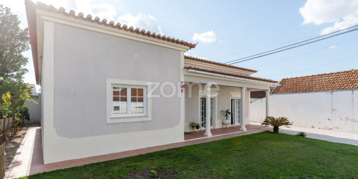 Moradia T3 com piscina em Fazendas de Almeirim (17)