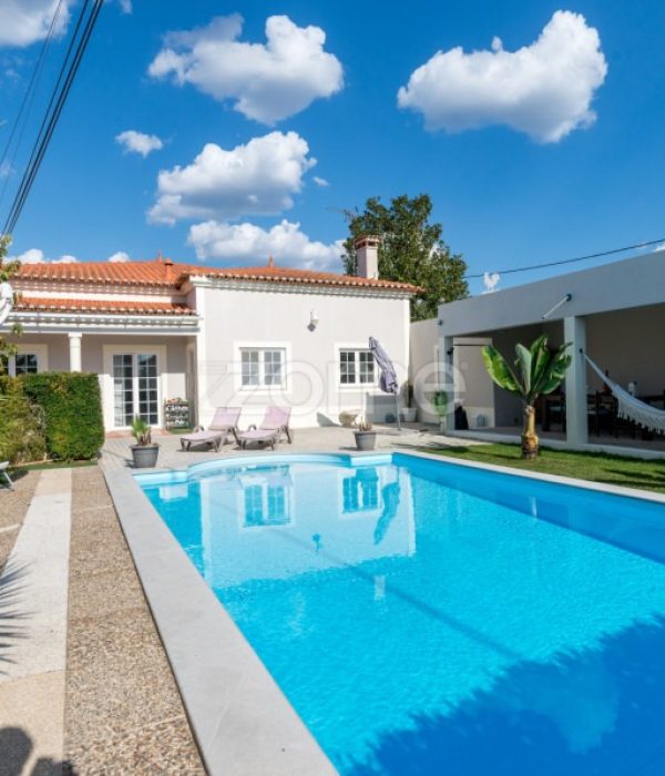 Moradia T3 com piscina em Fazendas de Almeirim (2)