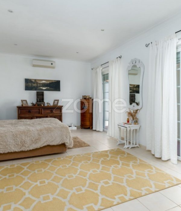 Moradia T3 com piscina em Fazendas de Almeirim (23)