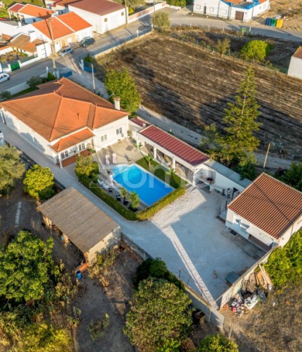 Moradia T3 com piscina em Fazendas de Almeirim (47)