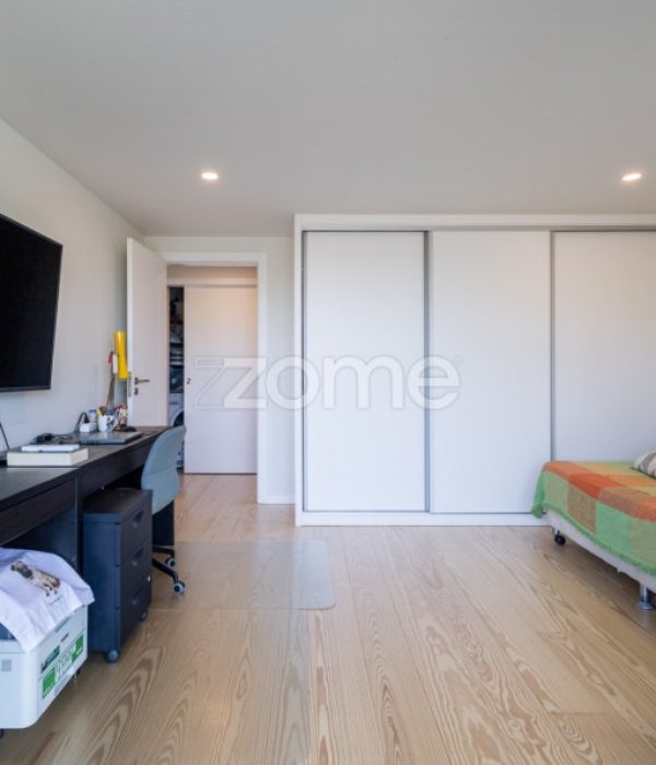 Moradia T4 com Piscina e Jardim no Zambujeiro – Alcabideche (1)