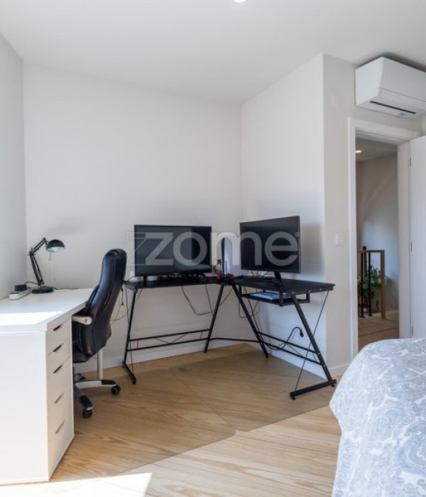 Moradia T4 com Piscina e Jardim no Zambujeiro – Alcabideche (17)