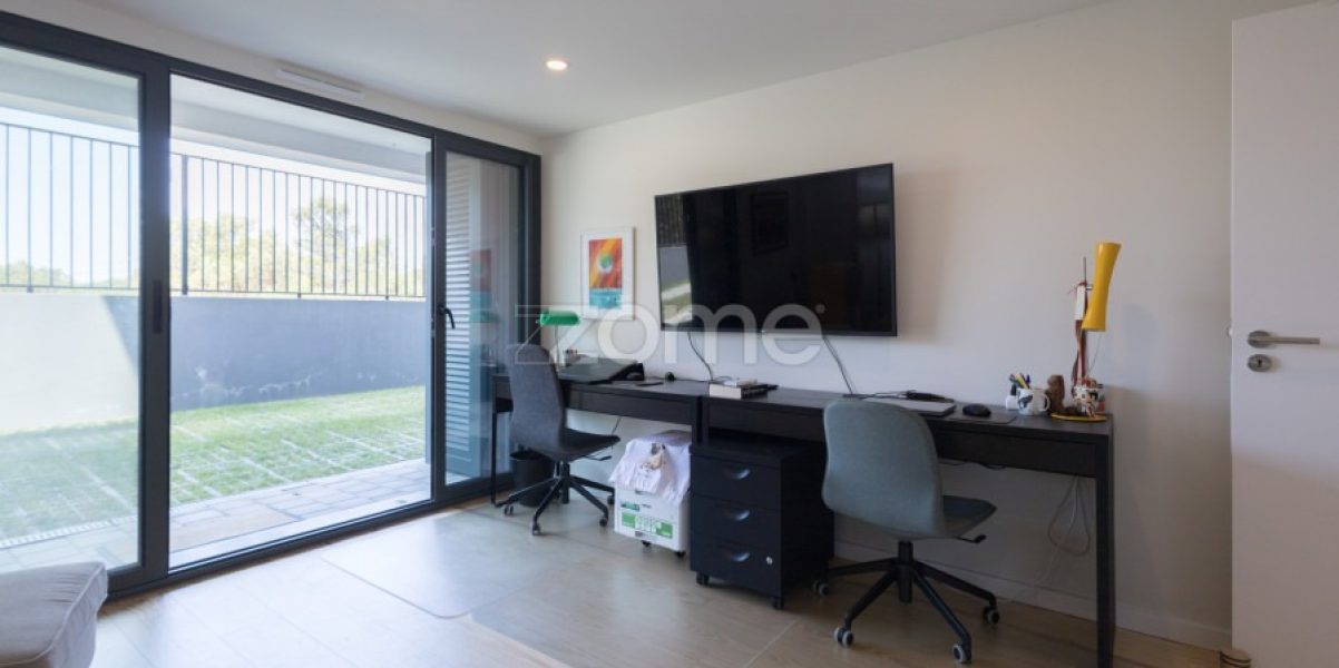Moradia T4 com Piscina e Jardim no Zambujeiro – Alcabideche (23)