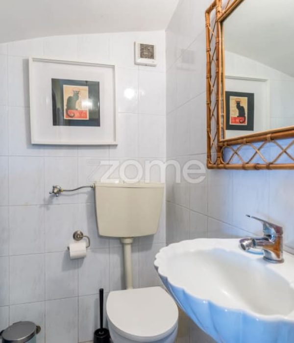 Moradia T4 isolada inserida num lote de 411 m², Parede - Murtal (39)