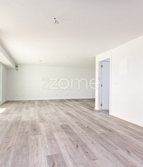 Moradia moderna T4 independente (5)