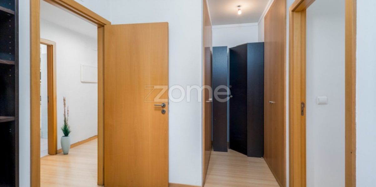 T2 espaçoso na Alta de Lisboa (7)